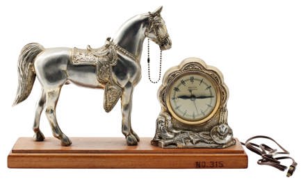 horse_clock_1-removebg.jpg
